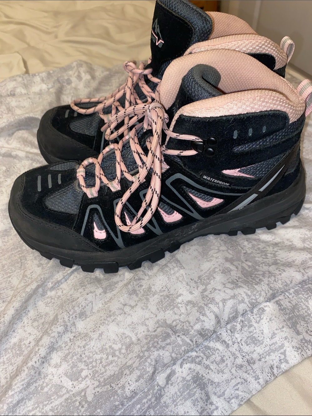 Nortiv8 Hiking Boots